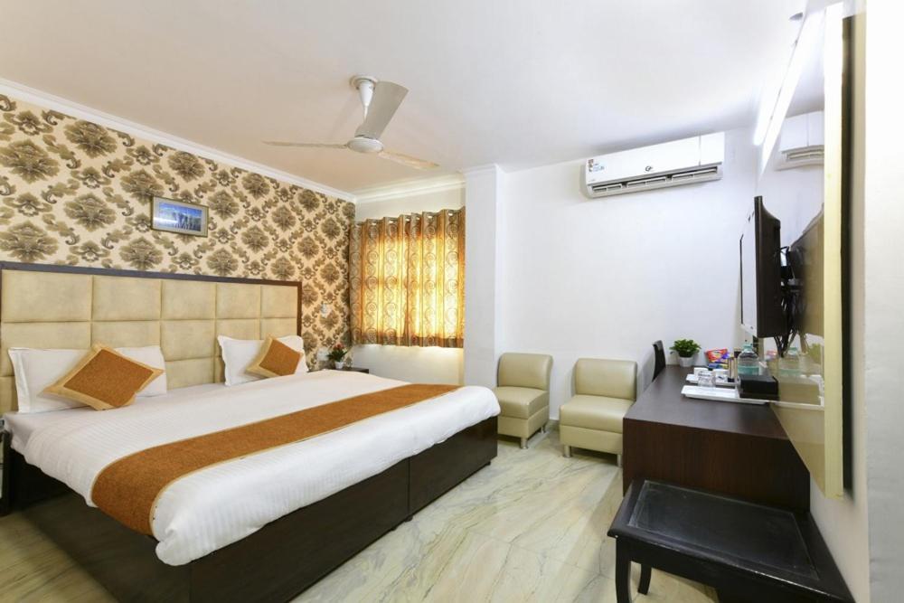 Hotel The First By Goyal Hotelie Agra  Kültér fotó